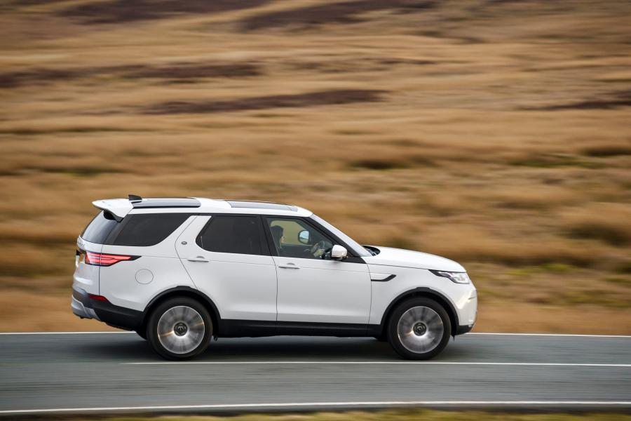  Land Rover Discovery HSE Td6 2017 года  (UK) (фото 36 из 40)